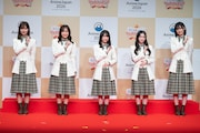 左から中嶋優月、松田里奈、森田ひかる、谷口愛季、的野美青。