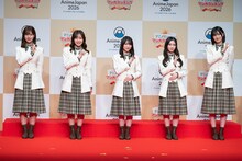 左から中嶋優月、松田里奈、森田ひかる、谷口愛季、的野美青。