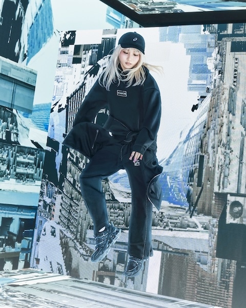 YOASOBI×ASICSコラボアイテム登場「自分たちで決めていないディテールがひとつもない」