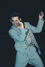 「左ききのエレン」オープニングテーマ「FUNKIN' BEAUTIFUL feat. ZORN」を歌うALI。