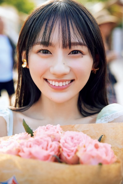 川﨑桜（乃木坂46）1stソロ写真集「エチュード」Sony Music Shop限定版の裏表紙。（撮影：須江隆治）
