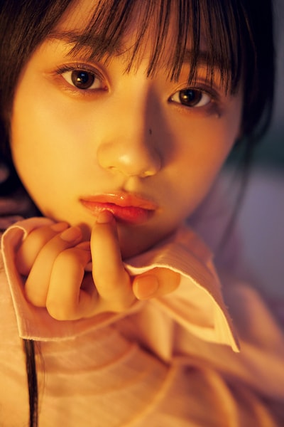 川﨑桜（乃木坂46）1stソロ写真集「エチュード」セブンネットショッピング限定版の裏表紙。（撮影：須江隆治）