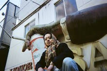 「左ききのエレン」オープニングテーマ「FUNKIN' BEAUTIFUL feat. ZORN」に参加するZORN。