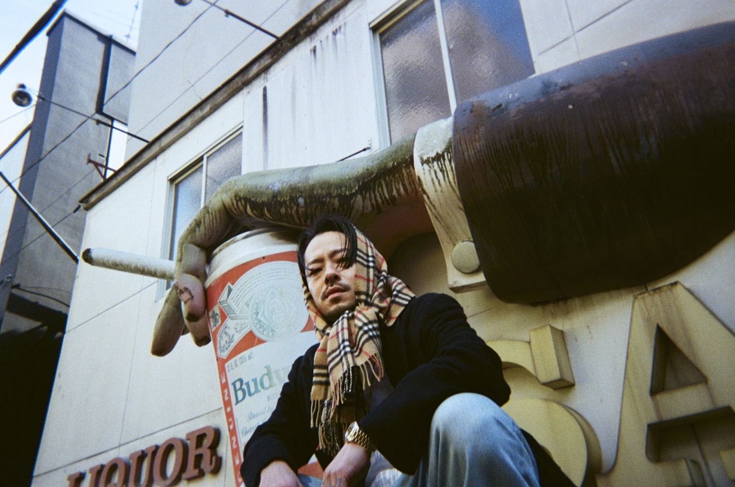 「左ききのエレン」オープニングテーマ「FUNKIN' BEAUTIFUL feat. ZORN」に参加するZORN。