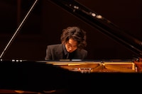 「角野隼斗 全国ツアー2026 ”Chopin Orbit” supported by ロート製薬」サントリーホール公演の様子。©︎Ryuya Amao