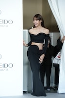 報道陣の前に登場したリサ（BLACKPINK）。