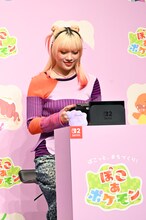 「ぽこ あ ポケモン」を楽しむMAHINA（HANA）。