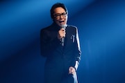 「徳永英明ナイト！～デビュー40周年SP～」に出演する德永英明。©︎NHK