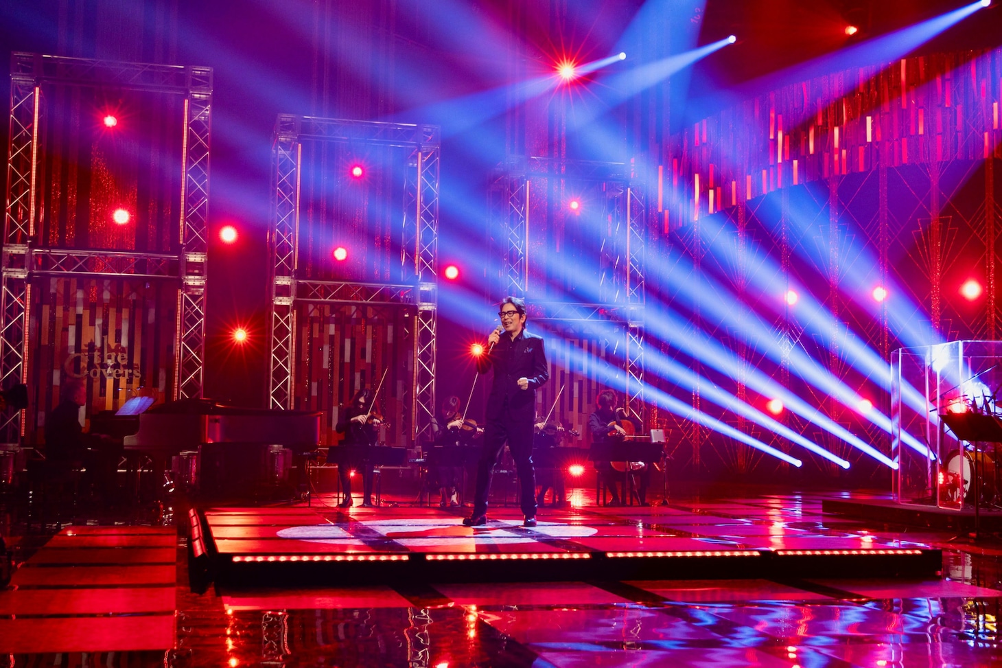 「徳永英明ナイト！～デビュー40周年SP～」に出演する德永英明。©︎NHK