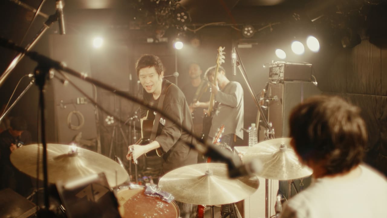 Keishi TanakaとLOSTAGEのコラボ曲「居心地のいい部屋」MV公開、ツーマンライブの映像で構成