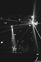 「TOMOO HALL TOUR 2025-2026 "DEAR MYSTERIES"」東京公演の様子。（Photo by Kana Tarumi.）