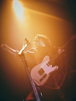 マサ（Vo, G）（Photo by Ayato）