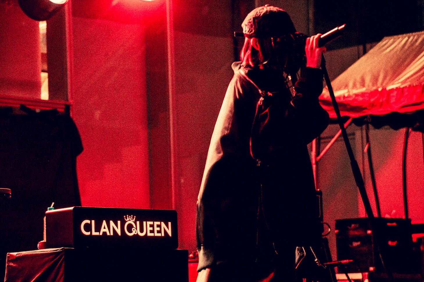 yowa（Vo）（撮影：ヤマダマサヒロ）