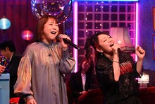 左から椿鬼奴、ナヲ（マキシマム ザ ホルモン）。©︎日本テレビ