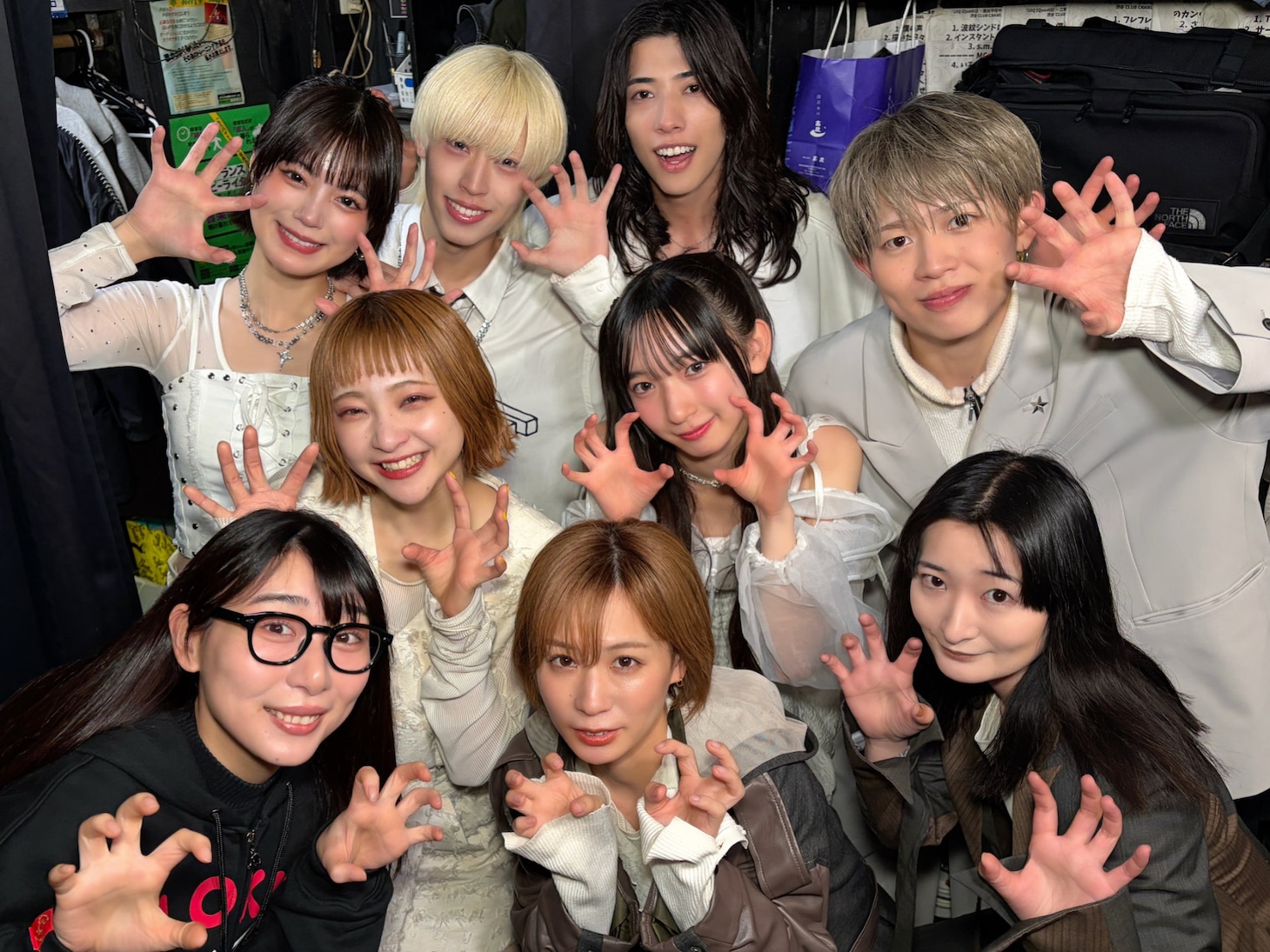 BiTE A SHOCKと元BiSHのハシヤスメ・アツコ、モモコグミカンパニー、MISATO ANDO。（撮影：外林健太）