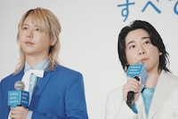 左から藤澤涼架、大森元貴。