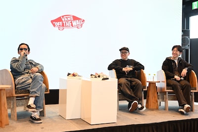 左から野村訓市、VERDY、佐野玲於（GENERATIONS）。