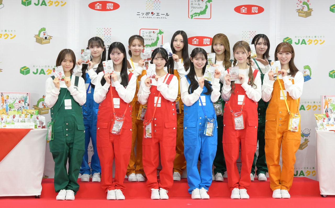 「ニッポンエール」ブランドアンバサダー就任記者会見に出席したAKB48。