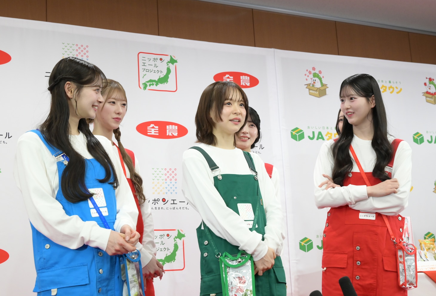 「ニッポンエール」ブランドアンバサダー就任記者会見 囲み取材の様子。