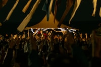 奄美大島での凱旋フリーライブ「シマユイあまみ」の様子。