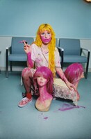 ヘイリー・ウィリアムスをモデルに起用した「Vans "Off The Wall" Campaign」キービジュアル。