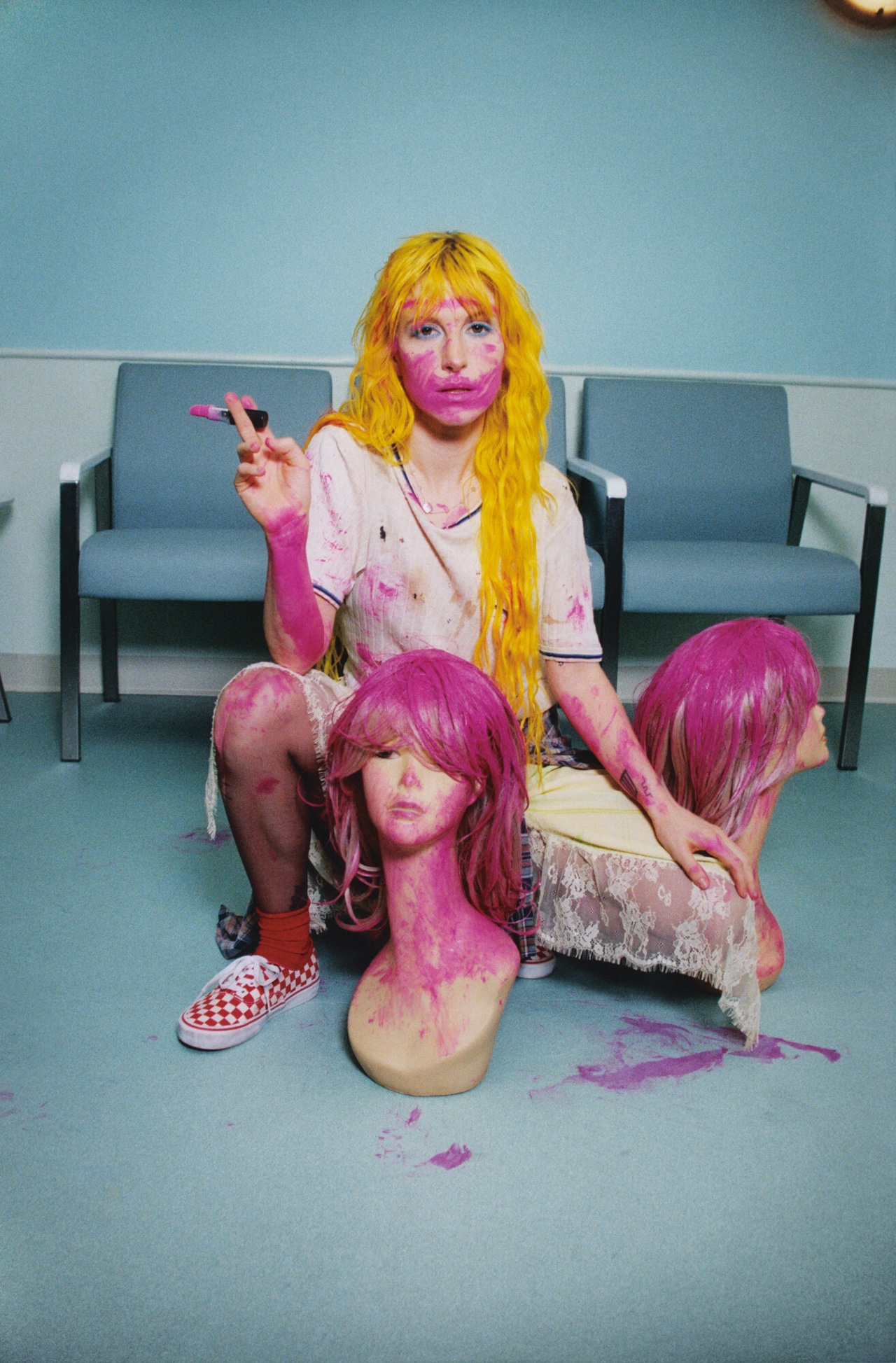 ヘイリー・ウィリアムスをモデルに起用した「Vans "Off The Wall" Campaign」キービジュアル。