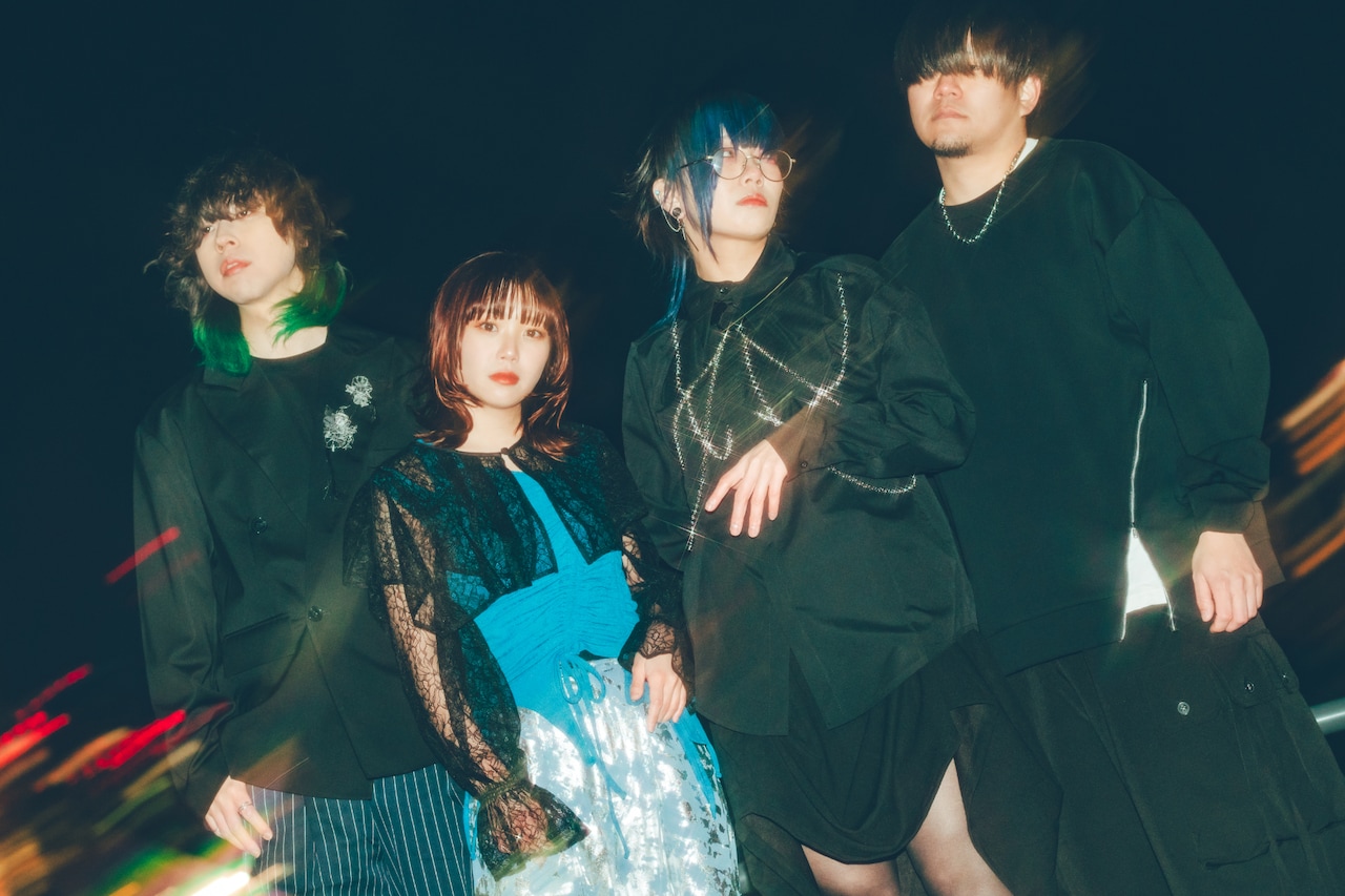 千葉県佐倉市発の男女4人組ロックバンド・明くる夜の羊。