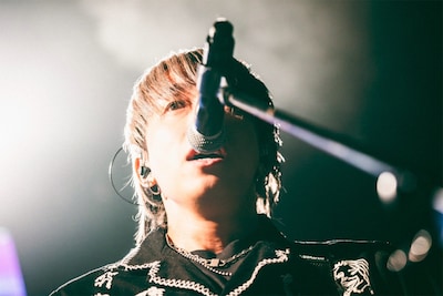 KENJI03（Vo, G / BACK-ON）（撮影：タカギユウスケ）