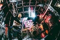 BACK-ON（撮影：タカギユウスケ）