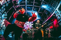 BACK-ON（撮影：タカギユウスケ）