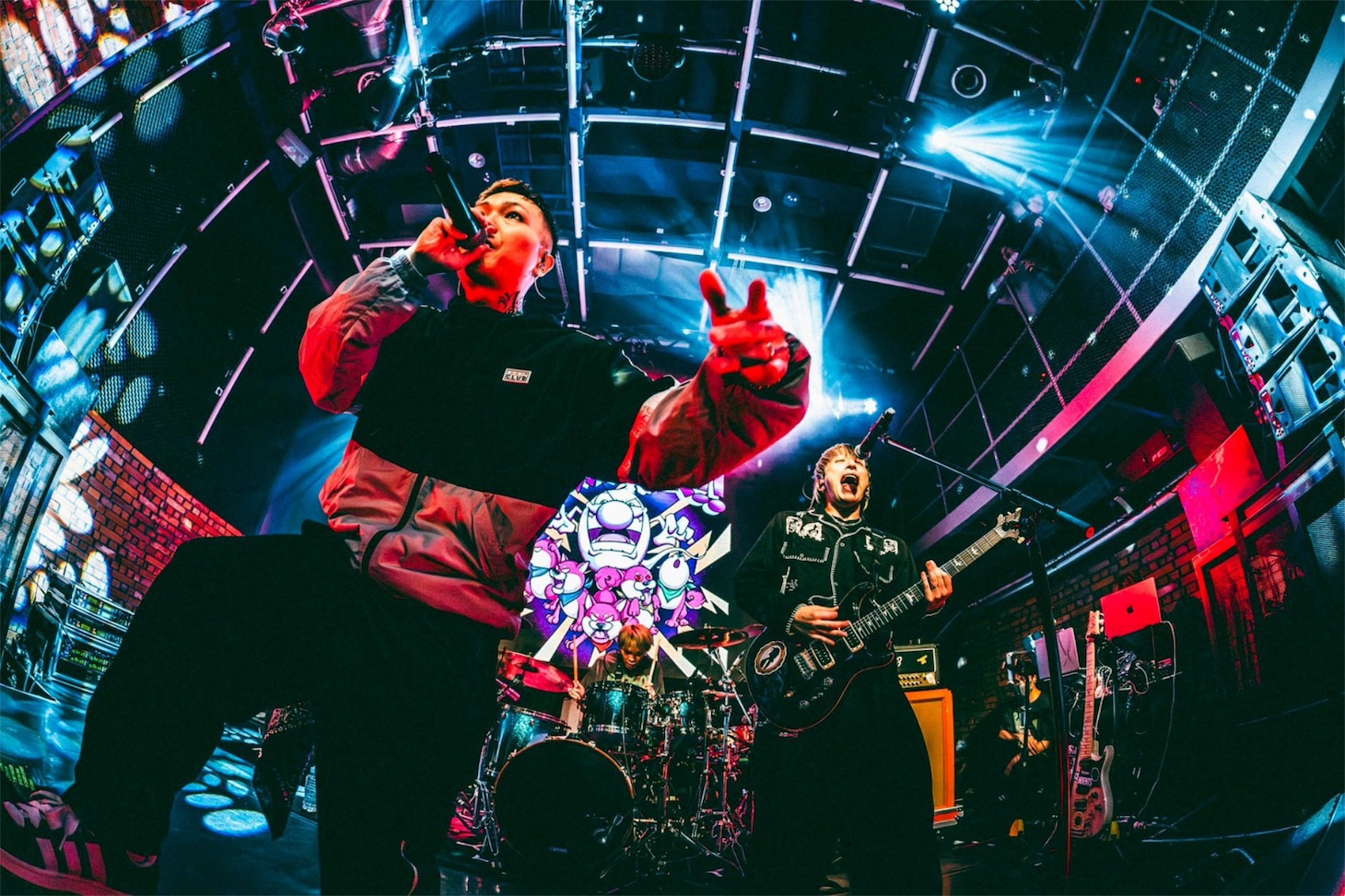 BACK-ON（撮影：タカギユウスケ）