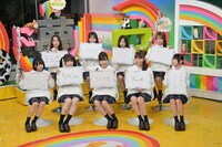 「去年日本で生産された生乳は、1人あたり年間コップ何杯分？」というクイズに答える高嶺のなでしこ。