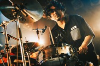 松本誠治（Dr / the telephones）（Photo by Kazma Kobayashi［Bearwear, UUWorks］）