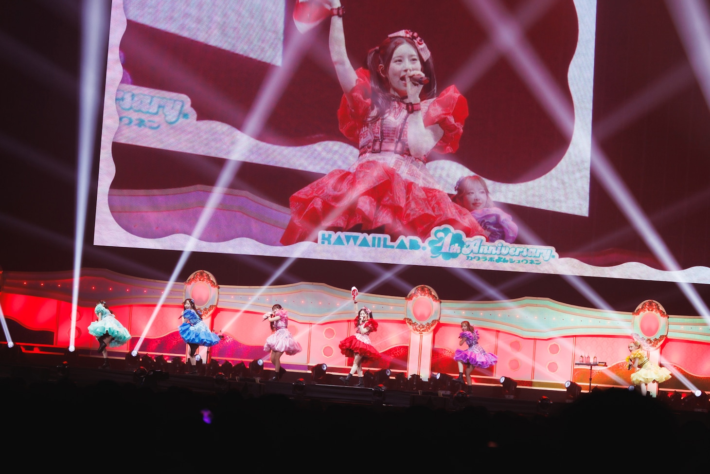 FRUITS ZIPPER「KAWAII LAB. 4th Anniversary Special LIVE ～KAWAII LAB. SESSION in 神戸～」の様子。