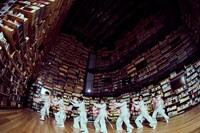 角川武蔵野ミュージアムの本棚劇場でライブを行う原因は自分にある。