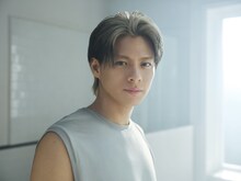 平野紫耀が強いまなざしを向ける「ボシュロム」新CM、メイキング＆インタビュー公開