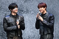 左からSANGHYEON（サンヒョン）、GEONWOO（ゴヌ）。