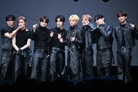 ALPHA DRIVE ONEの日本初ショーケース開催、“究極の2択クイズ”でメンバーを深掘り