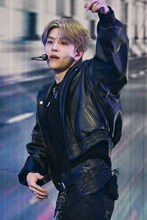 ALPHA DRIVE ONEの日本初ショーケース開催、“究極の2択クイズ”でメンバーを深掘り