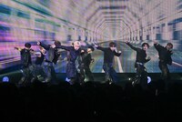 ALPHA DRIVE ONEのパフォーマンスの様子。