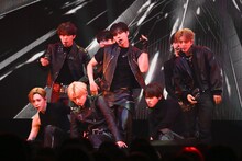 ALPHA DRIVE ONEの日本初ショーケース開催、“究極の2択クイズ”でメンバーを深掘り