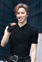 ALPHA DRIVE ONEの日本初ショーケース開催、“究極の2択クイズ”でメンバーを深掘り