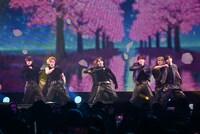 ALPHA DRIVE ONEのパフォーマンスの様子。