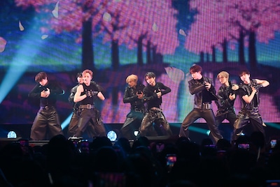 ALPHA DRIVE ONEのパフォーマンスの様子。