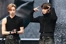 ALPHA DRIVE ONEの日本初ショーケース開催、“究極の2択クイズ”でメンバーを深掘り