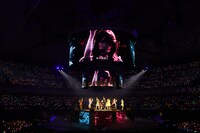 「≒JOY 4周年コンサート『≒JOY 4th ANNIVERSARY PREMIUM CONCERT』」の様子。©YOANI