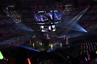 「≒JOY 4周年コンサート『≒JOY 4th ANNIVERSARY PREMIUM CONCERT』」の様子。©YOANI