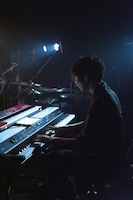 Widescreen Baroqueのライブでの奥野大樹。（撮影：佐藤祐紀）