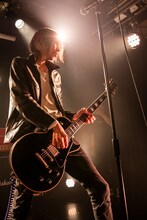 アオキテツ（G / a flood of circle）（Photo by MAYUMI）