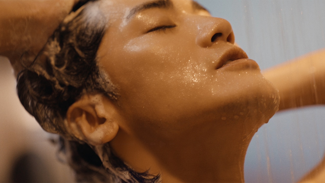 スティーブンノルのWeb CM「翌朝の仕上がりは前日に決まる。」編より。